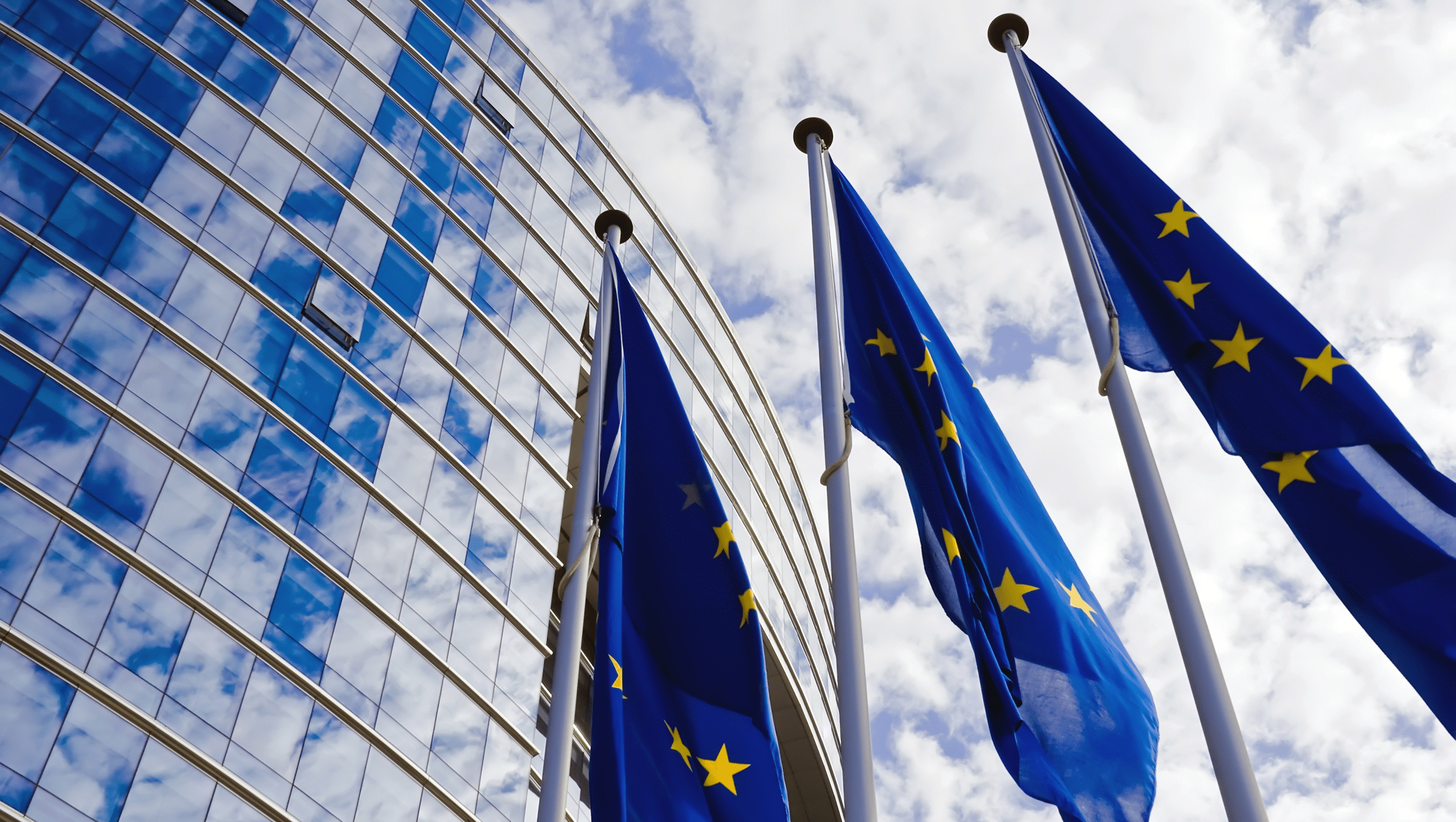 Varias banderas de la Unión Europea ondean en Bruselas.