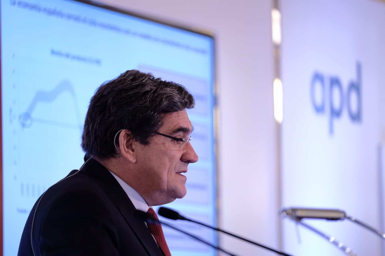 El presidente de la AIReF, José Luis Escrivá, en las jornadas de APD en Canarias